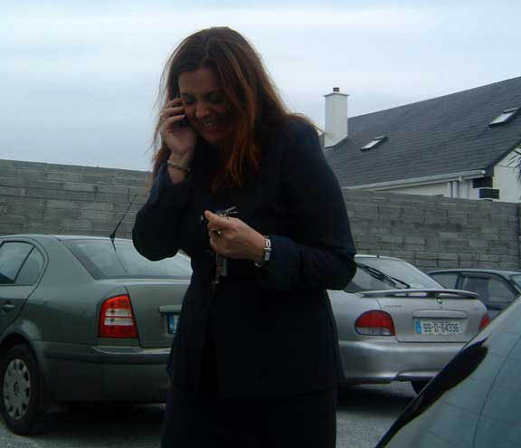 An Comhairleoir Connie N� Fh�tharta