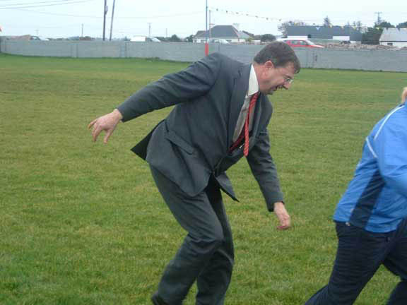 An tAire �amonn � Cu�v