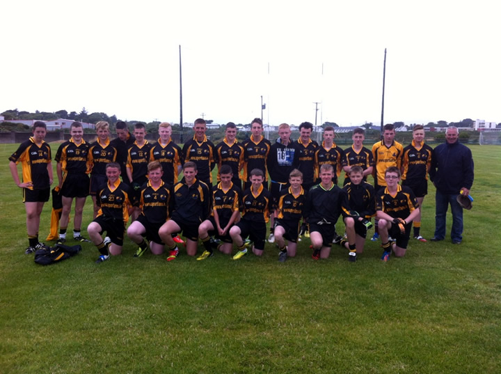 Foireann Faoi 16 v Huddersfield